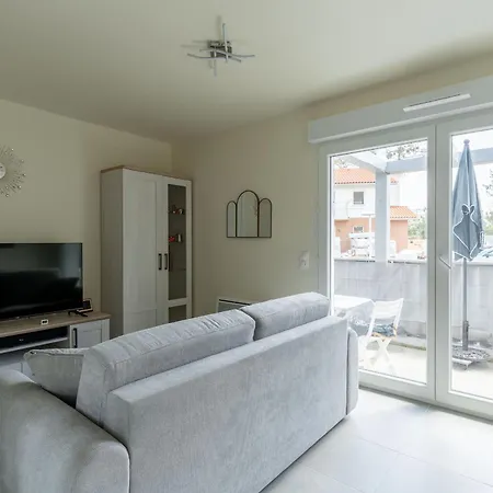 Apartment Bel Neuf A Plage, 400m De L'ocean, 2 Etoiles, 4 Pers, Parking, Balcon, Equipe - Fr-1-50-136